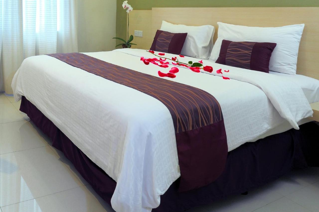 Lombok Plaza Hotel And Convention Mataram Zimmer foto