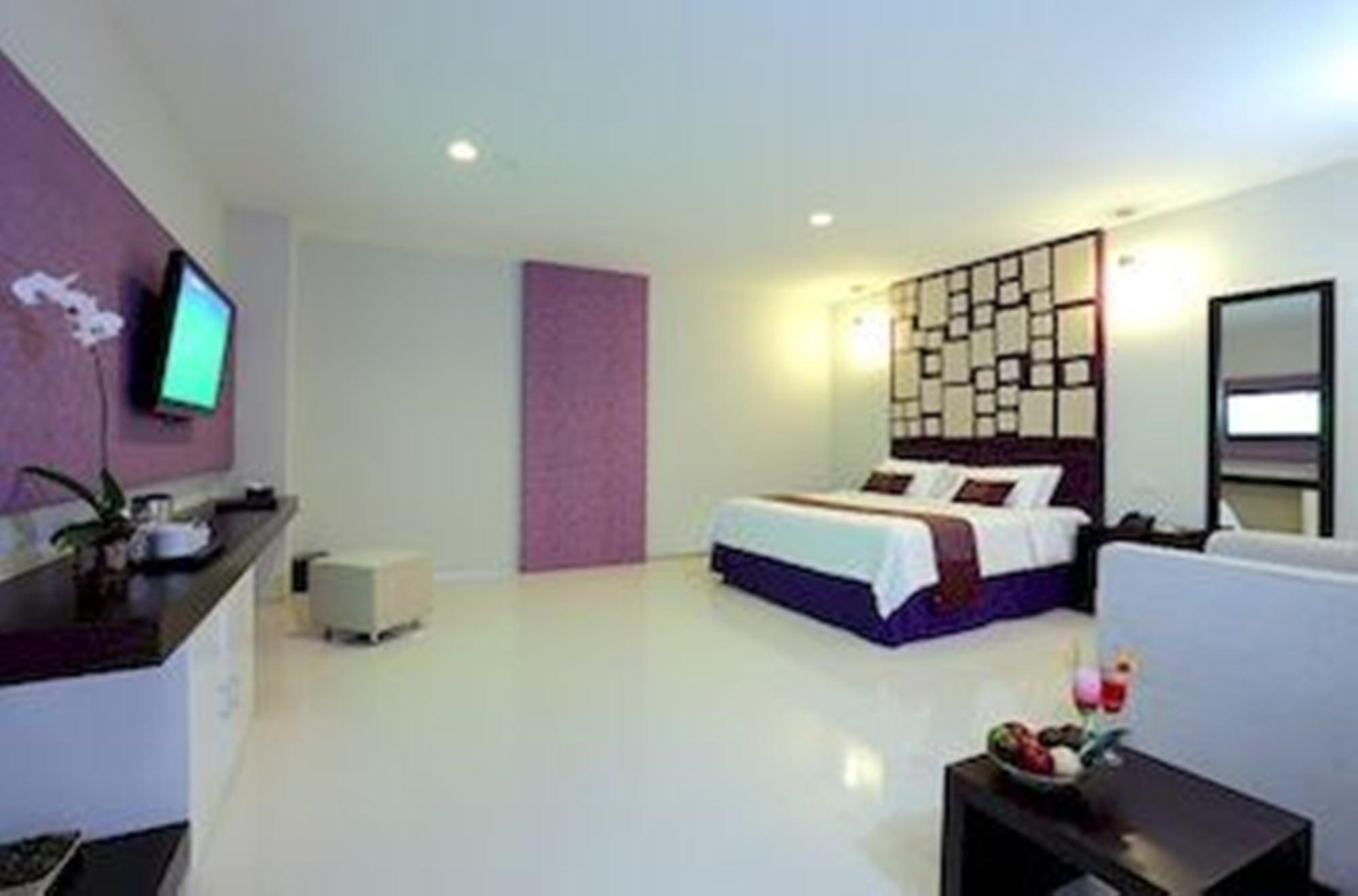Lombok Plaza Hotel And Convention Mataram Exterior foto