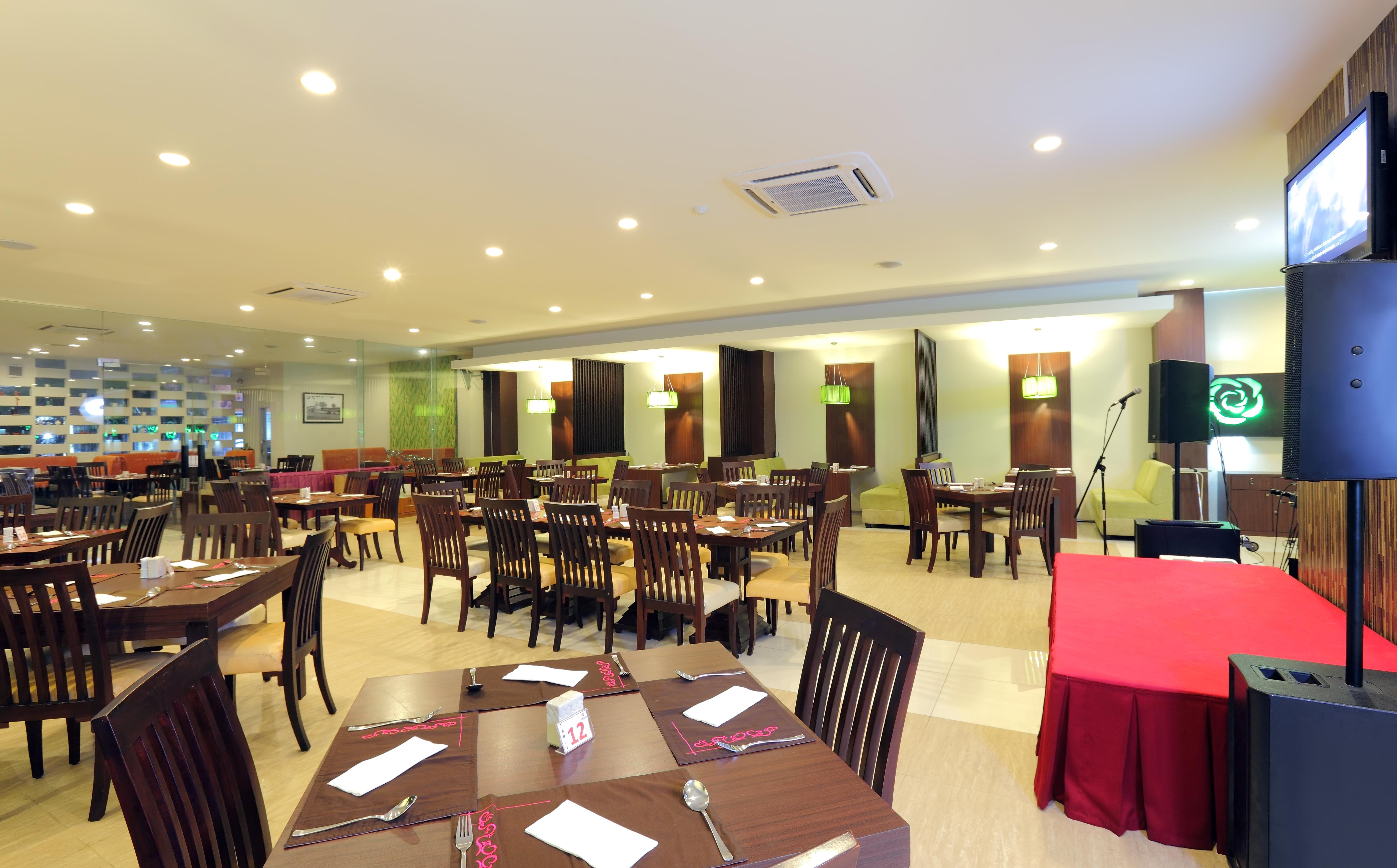 Lombok Plaza Hotel And Convention Mataram Exterior foto