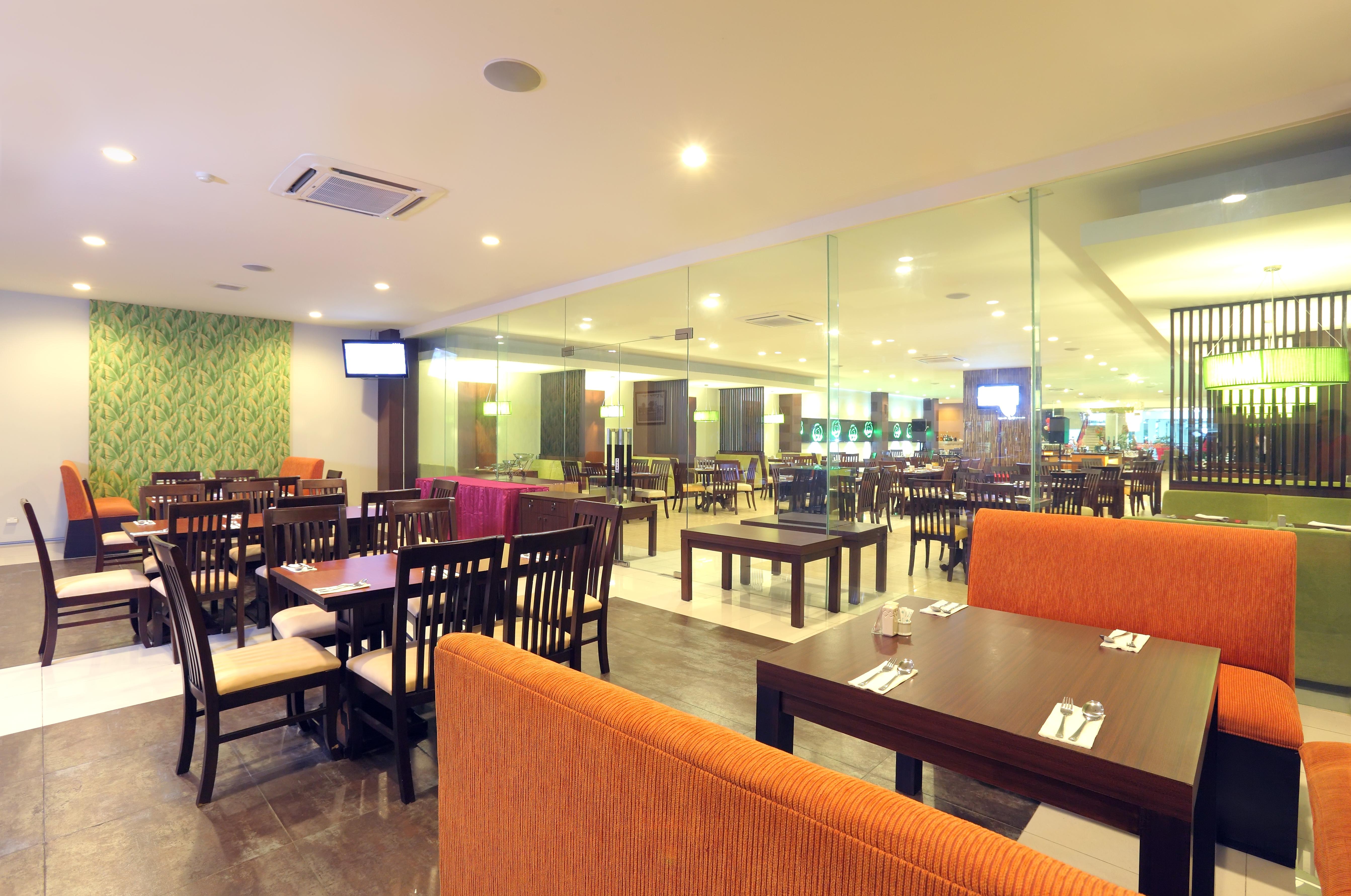Lombok Plaza Hotel And Convention Mataram Exterior foto