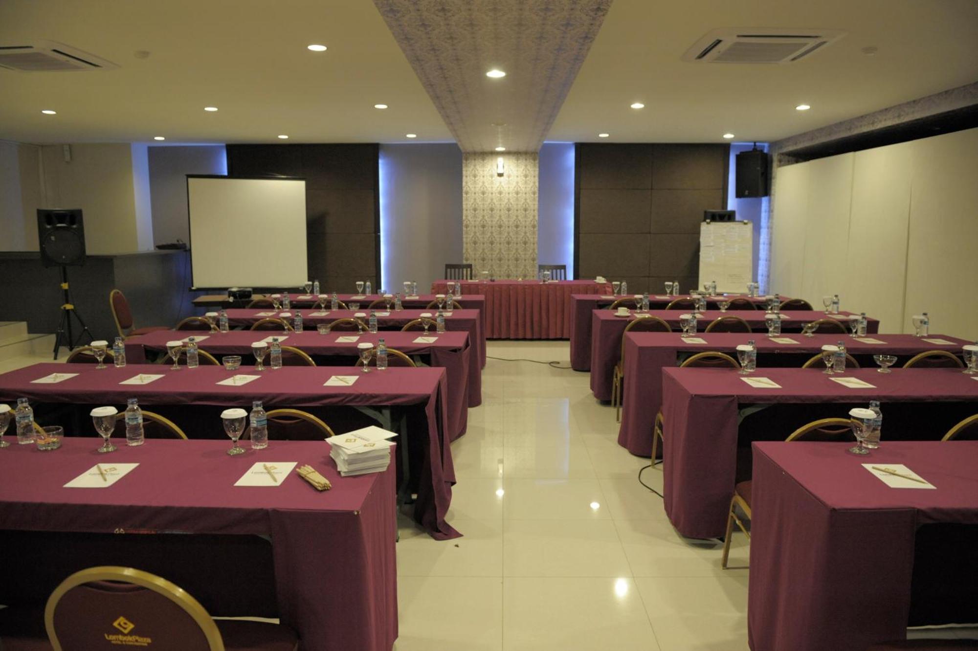 Lombok Plaza Hotel And Convention Mataram Exterior foto