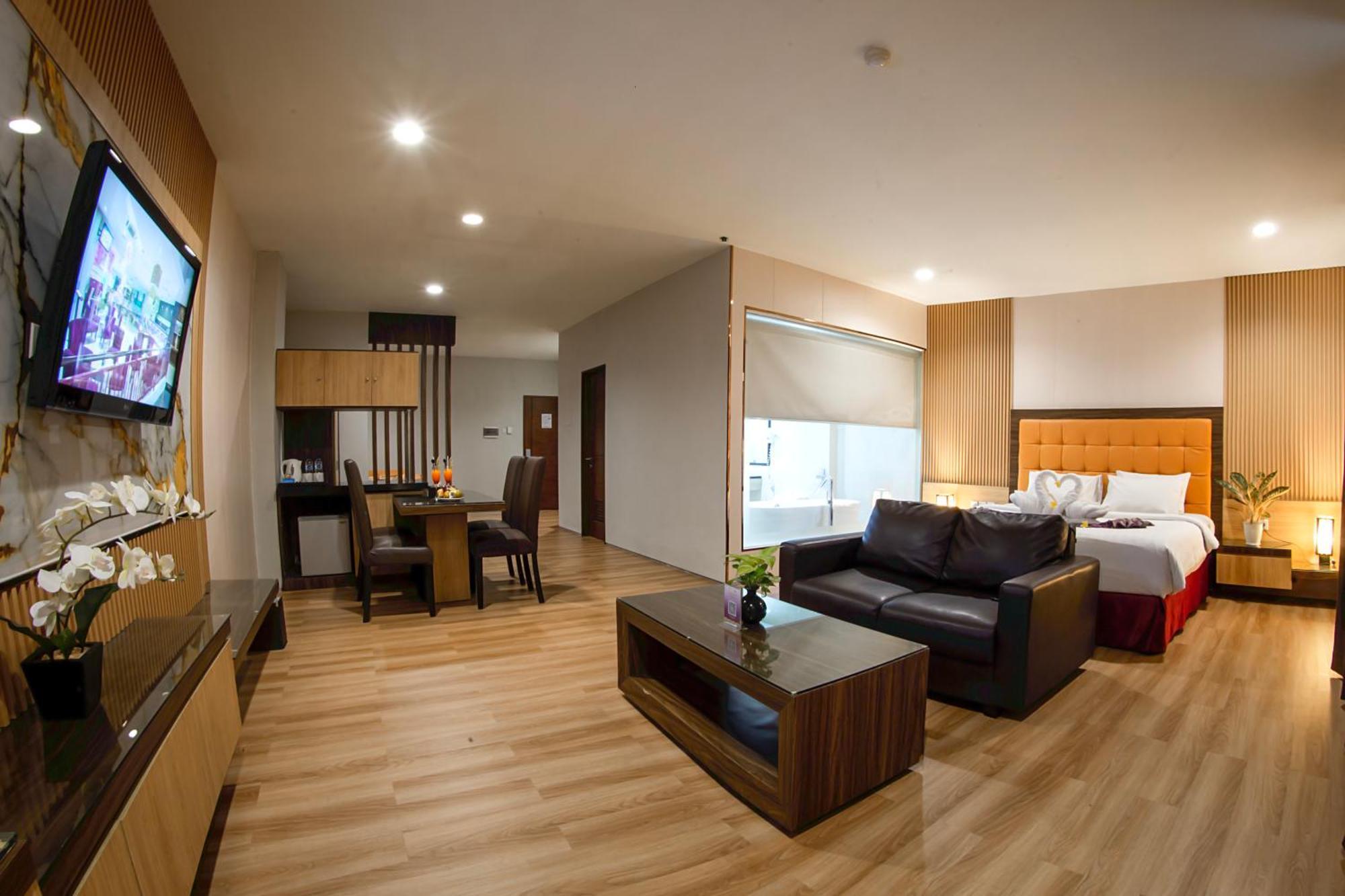 Lombok Plaza Hotel And Convention Mataram Exterior foto