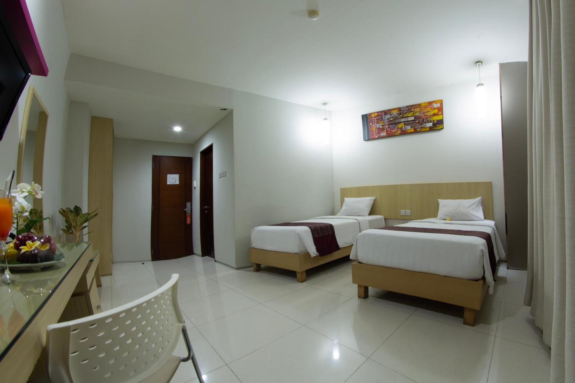 Lombok Plaza Hotel And Convention Mataram Exterior foto