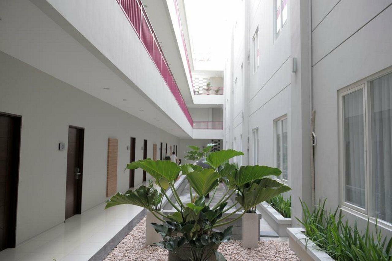 Lombok Plaza Hotel And Convention Mataram Exterior foto